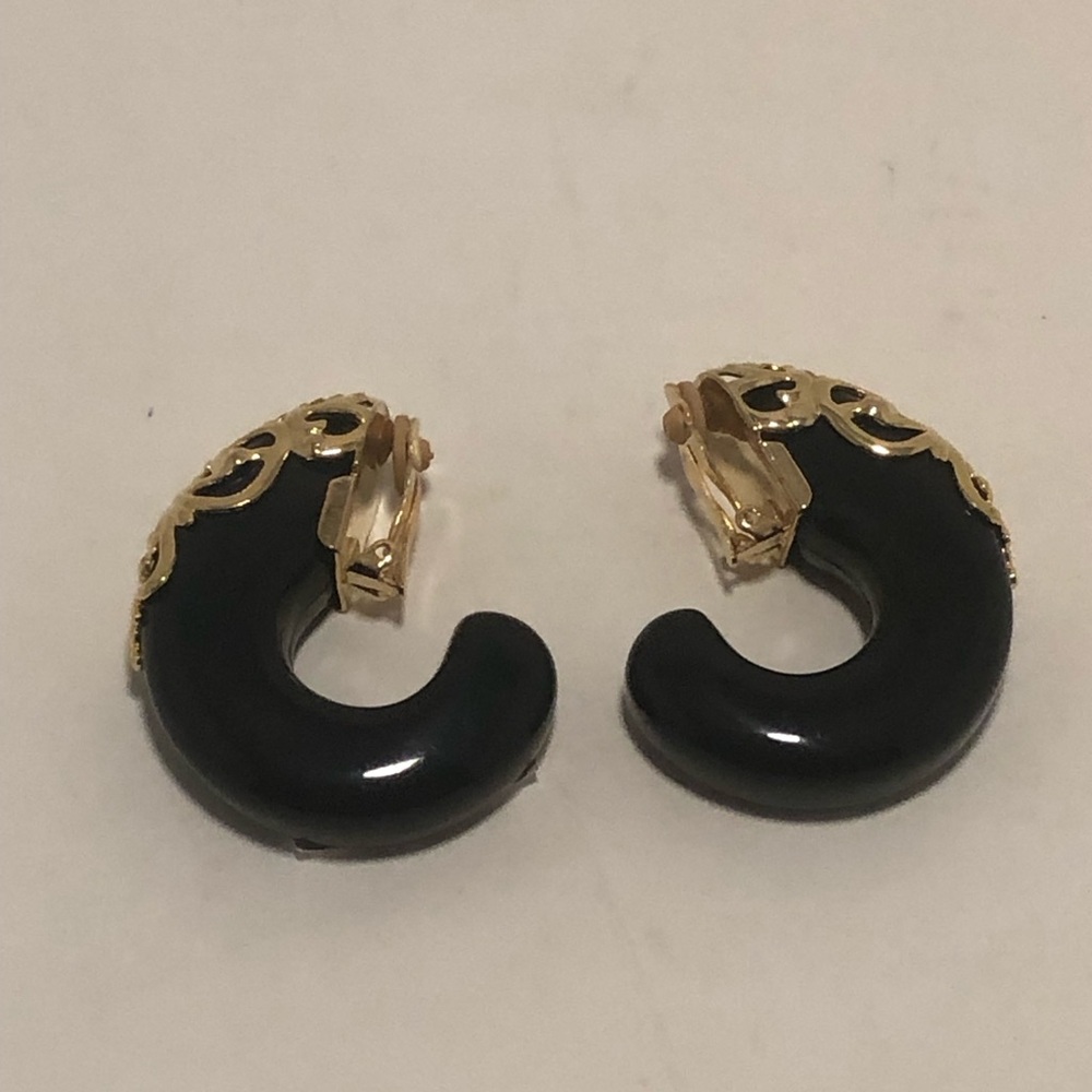 Elegant Black and Gold Women's Earrings